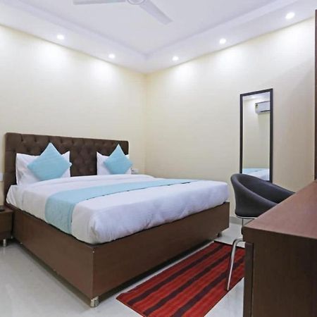Hotel Mannat Bhera Enclave Ню Делхи Екстериор снимка