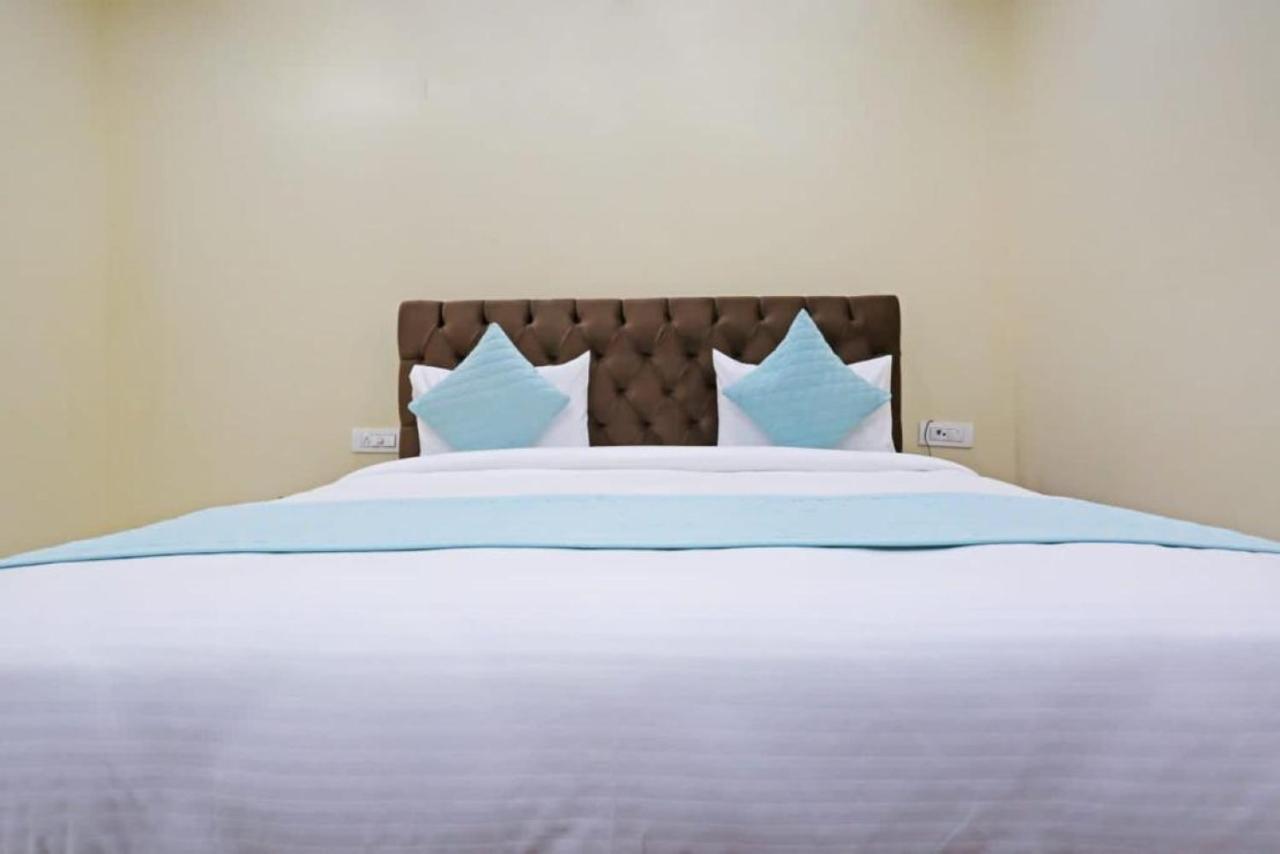 Hotel Mannat Bhera Enclave Ню Делхи Екстериор снимка