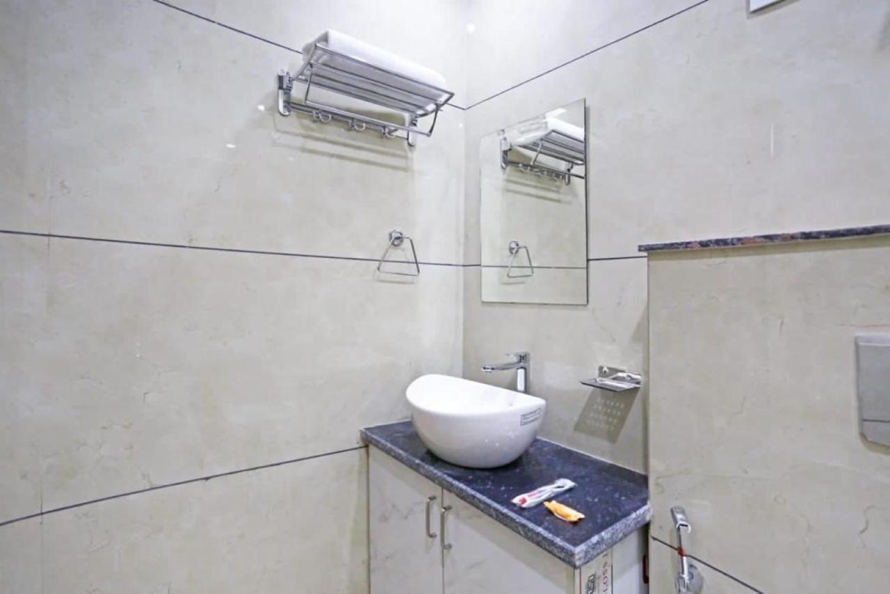 Hotel Mannat Bhera Enclave Ню Делхи Екстериор снимка