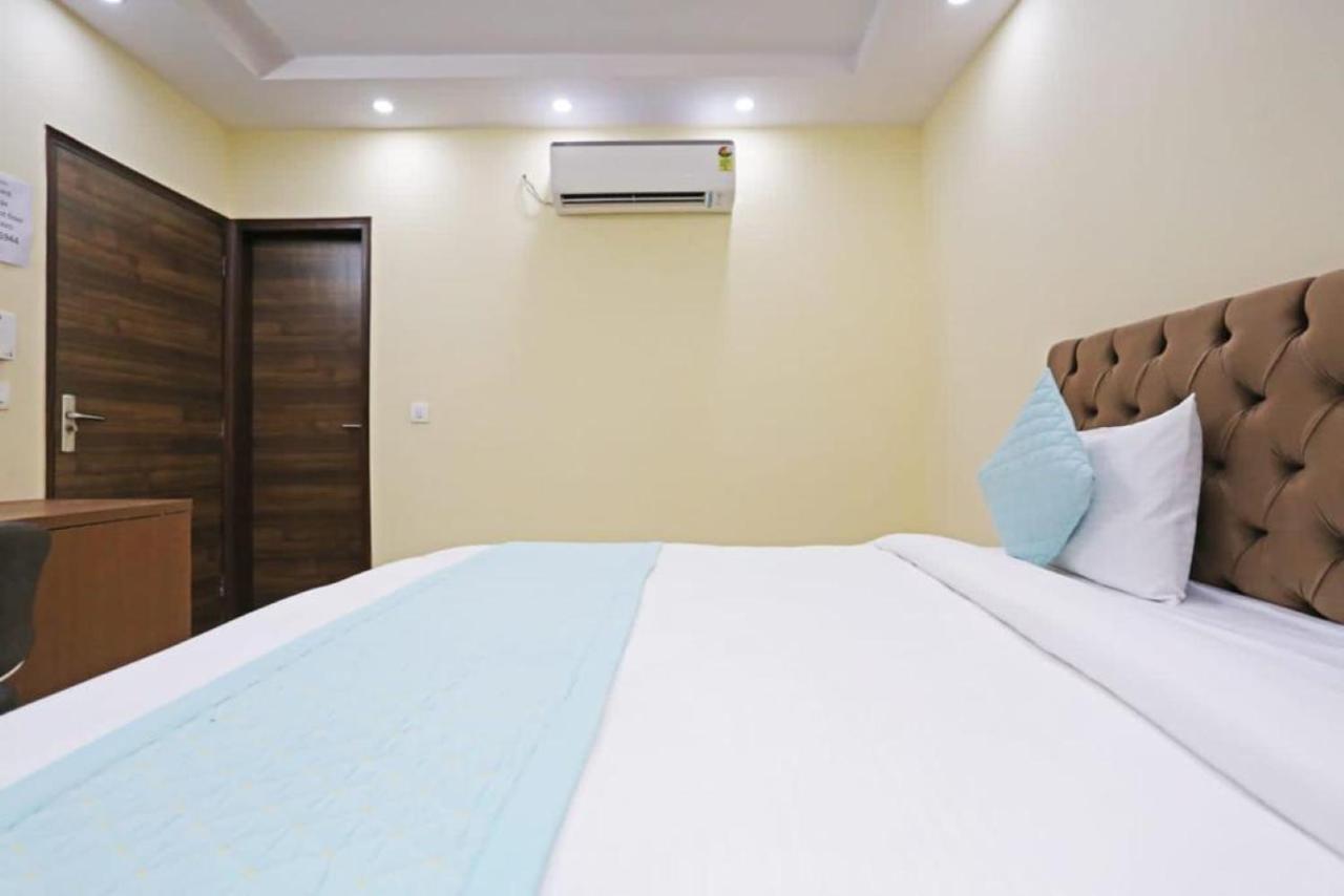 Hotel Mannat Bhera Enclave Ню Делхи Екстериор снимка