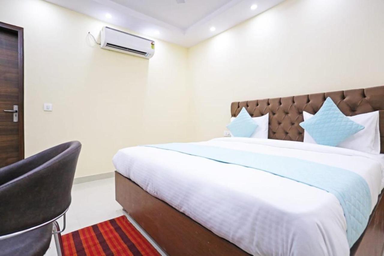 Hotel Mannat Bhera Enclave Ню Делхи Екстериор снимка